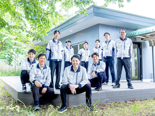 >Taking on the Challenge as a Team: Optical Components Technology Development